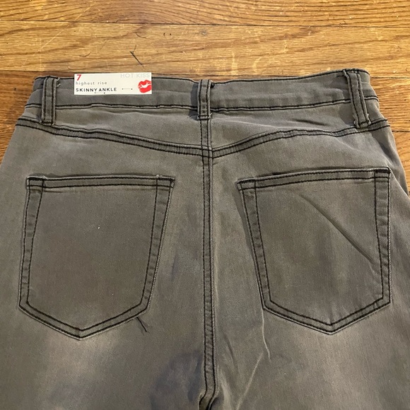 Fashion Nova Women's High Rise Skinny Jeans - Picture 7 of 10